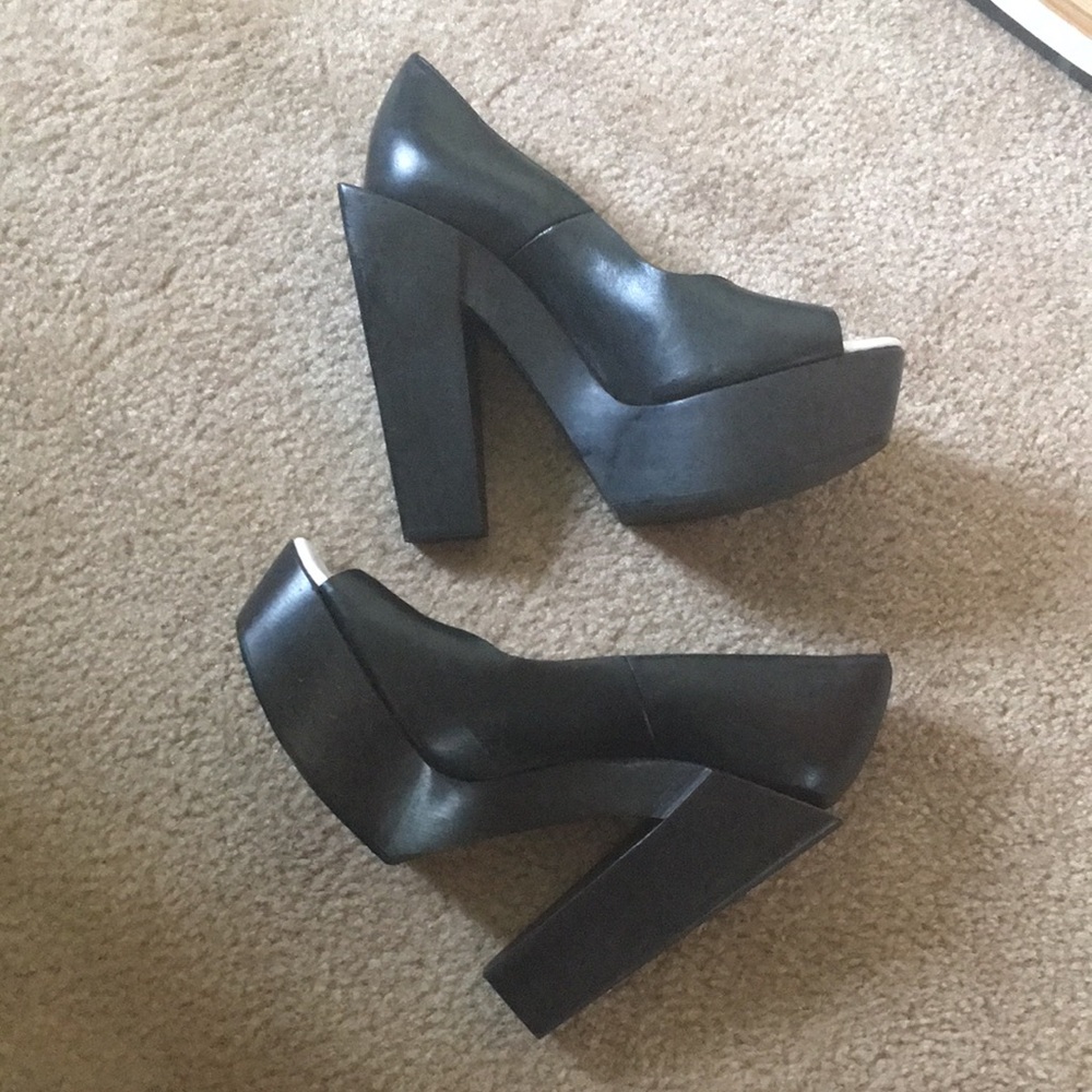 Zara Platform Heels size 37 (fit like 6.5) Leather/Wood